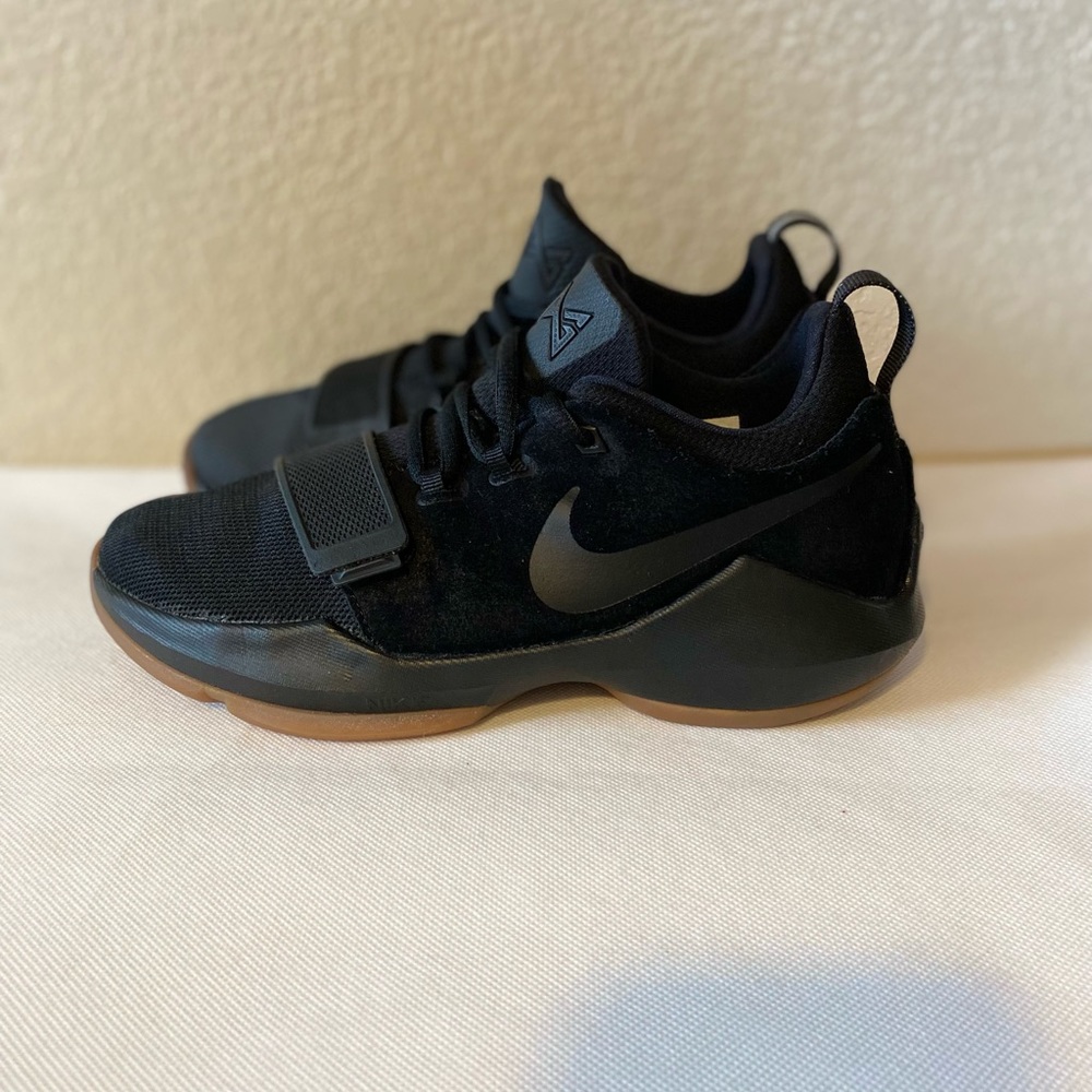 Nike PG 1 Black Gum Paul George Basketball sneakers Kids Sz 5Y